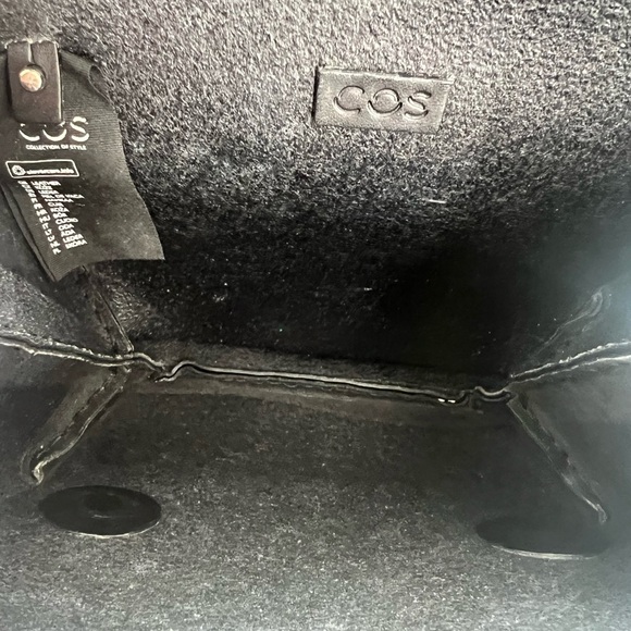 Cos Small Constructed Leather Black Minimalist Shoulder Crossbody Bag - Picture 10 of 13